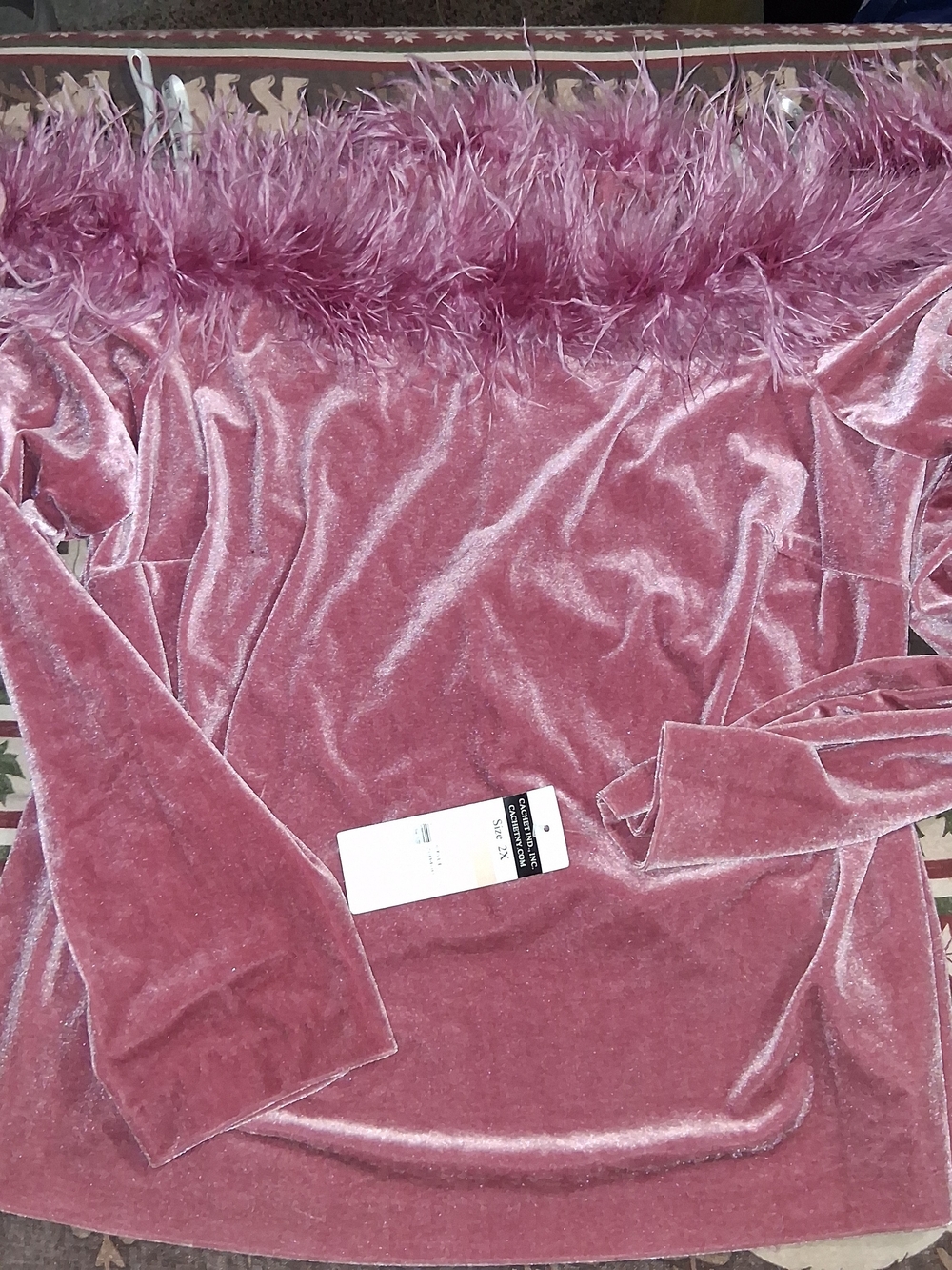 Cachet Velvet Off-Shoulder Top in Rose